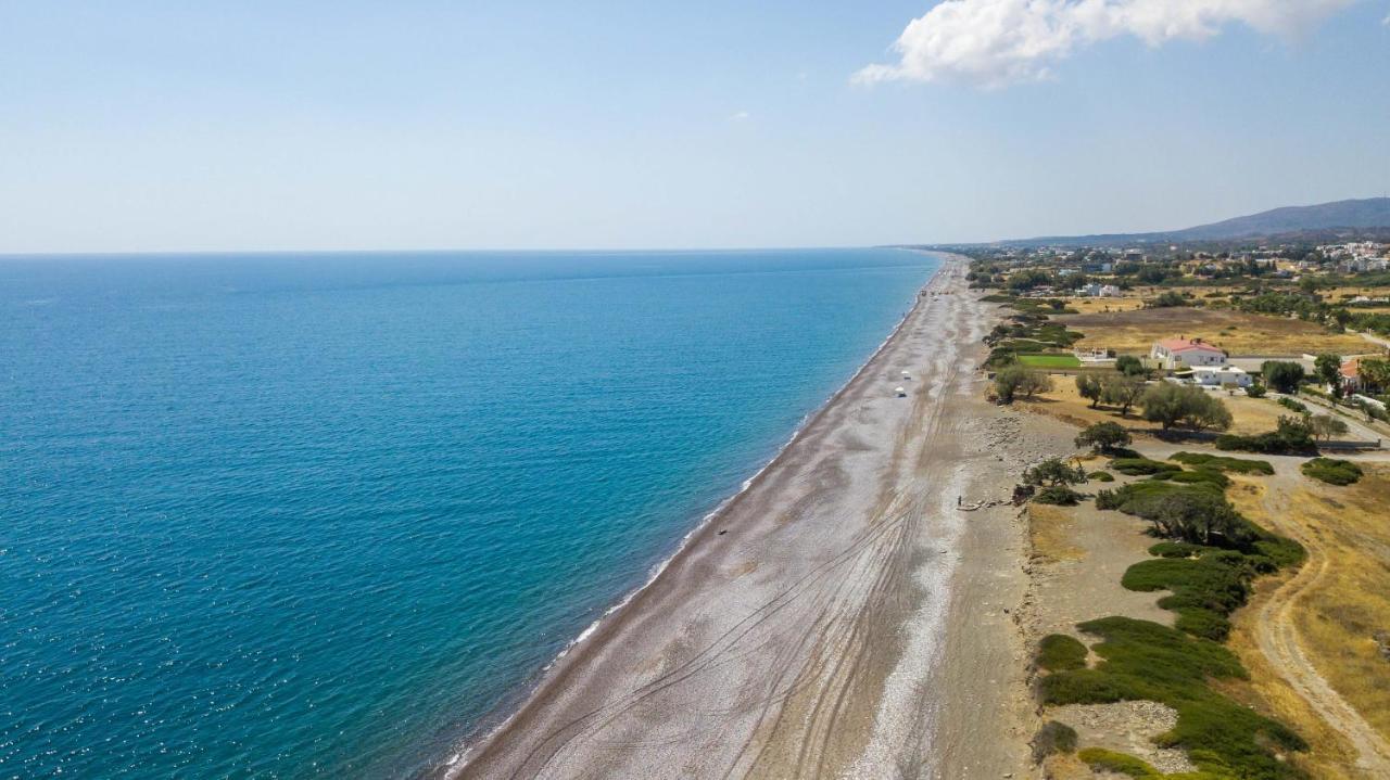 Luna Rossa Beachhouse , Gennadi Gennadi