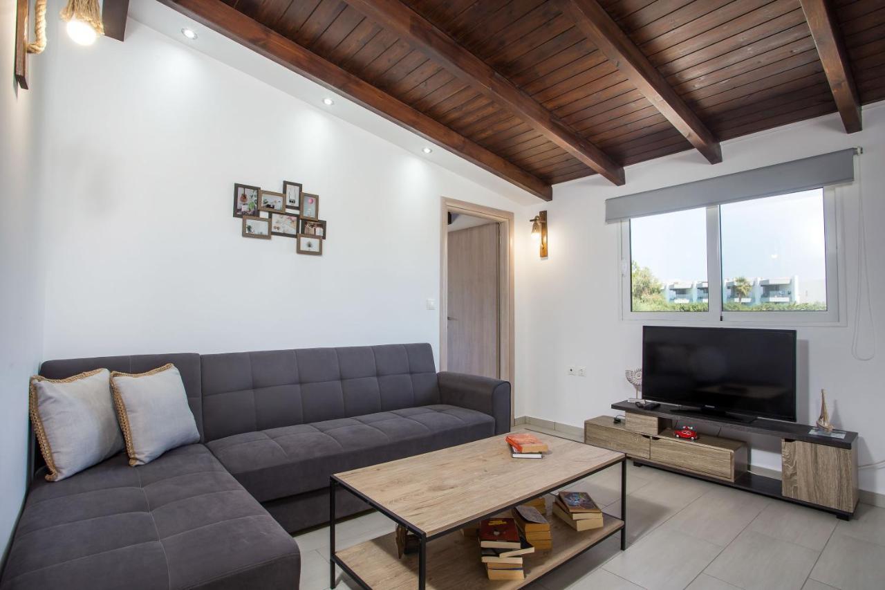 Luna Rossa Beachhouse , Gennadi * Gennadi